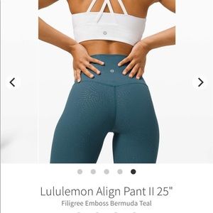 align 25" filigree emboss bermuda teal size 6 lululemon